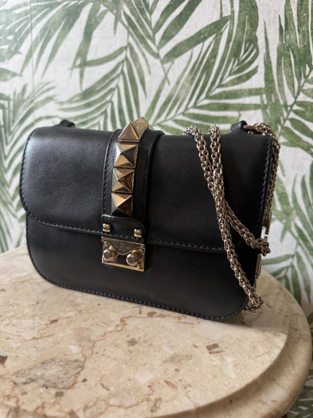 VALENTINO GARAVANI Rockstud Glam Lock Black Leather Chain Shoulder Bag – Made in